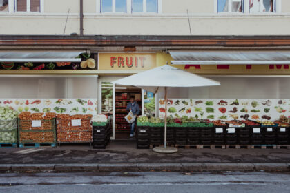 Laden mit Früchten