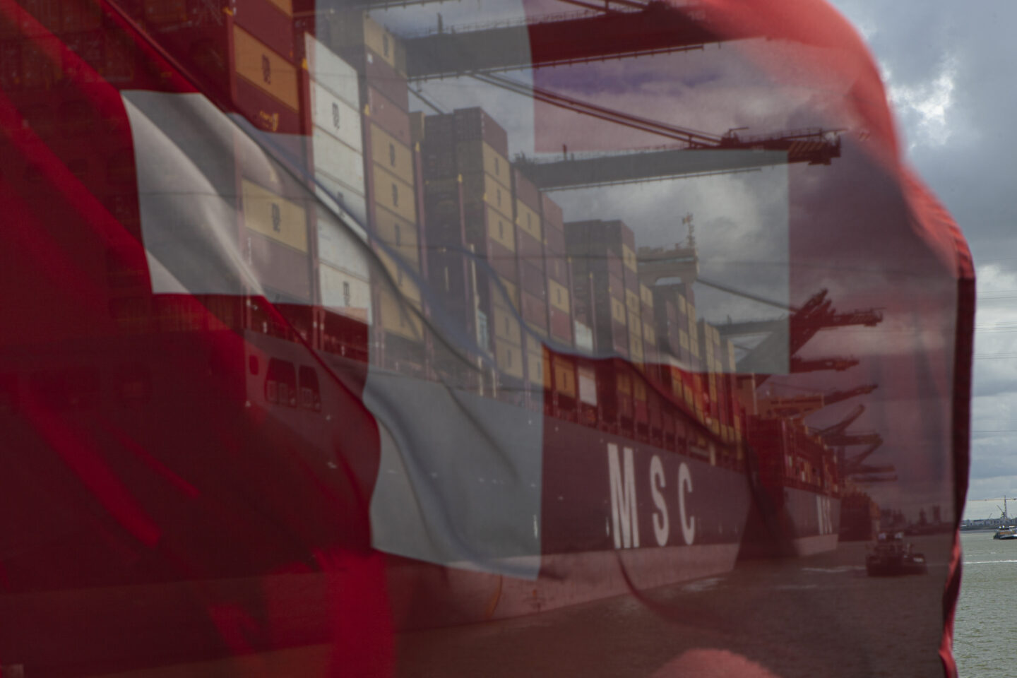 Hafen Rotterdam Schweizer Flagge